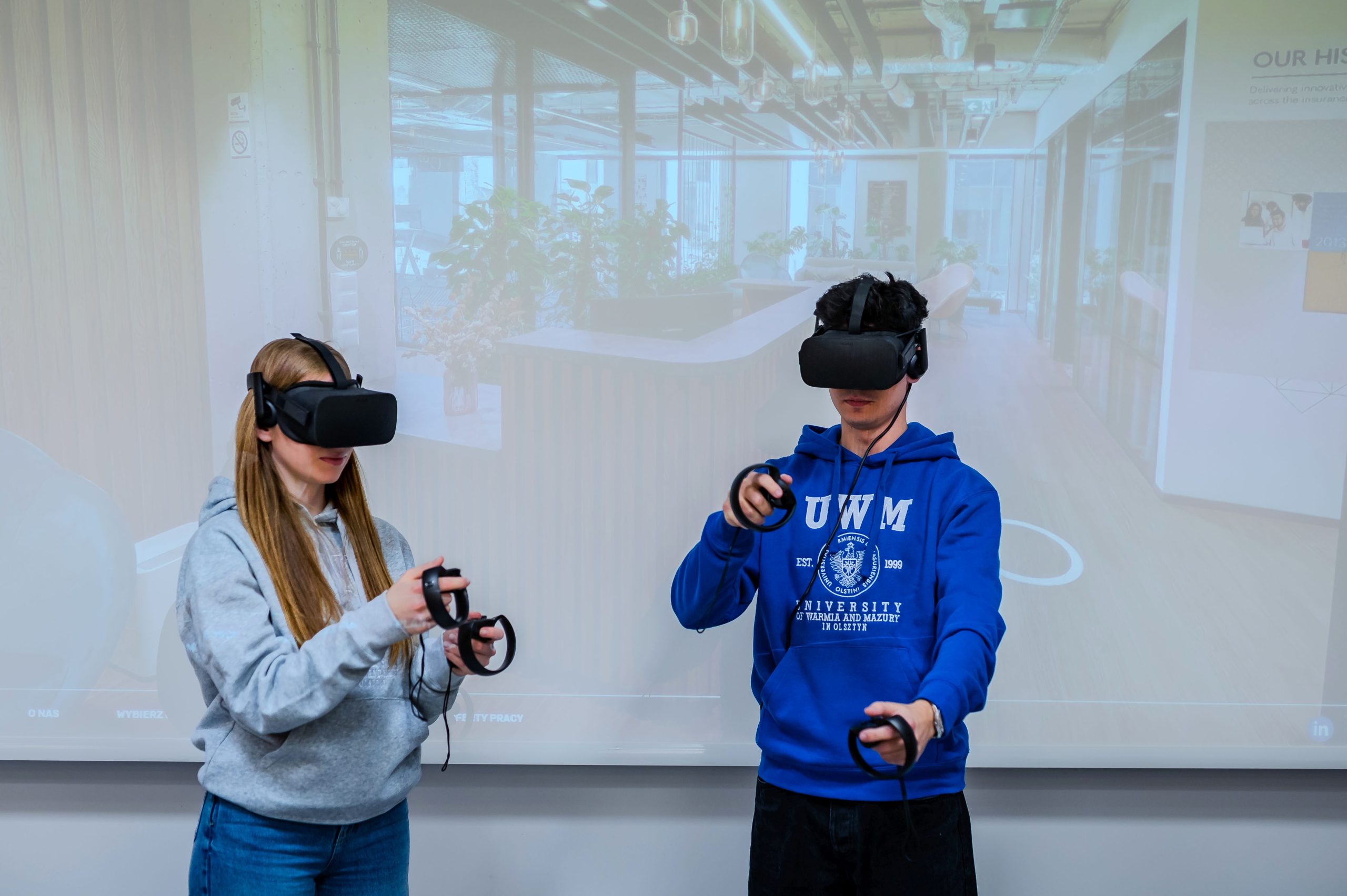 Jak zostać geodetą – nowoczesne technologie w nauce, okulary VR i symulacje