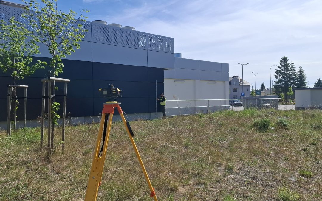 Niwelacja precyzyjna budynku w Iławie – kontrola istniejących obiektów